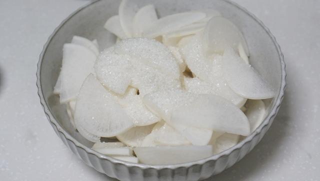 Làm củ cải muối xổi 1 lần để dành ăn cả tuần với gì cũng ngon-1