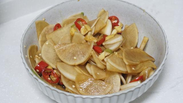 Làm củ cải muối xổi 1 lần để dành ăn cả tuần với gì cũng ngon-3