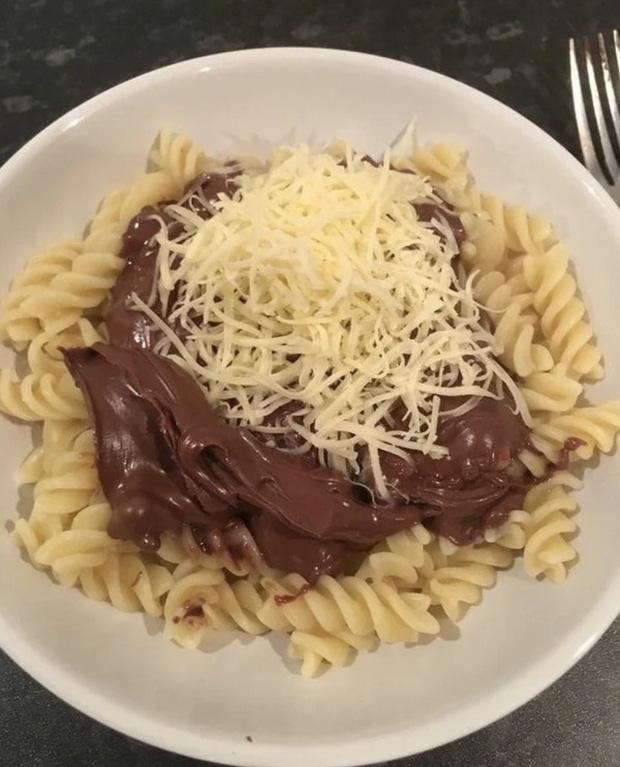 Gà rán sốt socola bạc hà, kẹo vị phở và những món ăn kỳ quặc nghe thôi cũng hốt-14