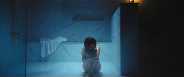 Minh Hằng sex cuồng nhiệt với trai Tây, Bảo Anh bị đánh bầm dập-4