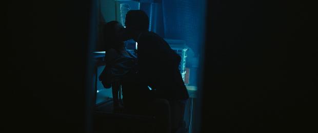 Minh Hằng sex cuồng nhiệt với trai Tây, Bảo Anh bị đánh bầm dập-7