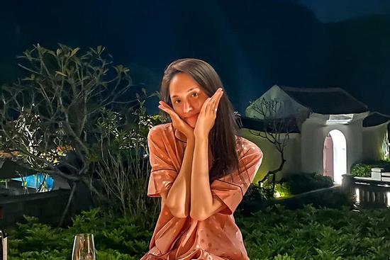 Hương Giang xuất hiện tiều tụy khó nhận ra giữa làn sóng tẩy chay