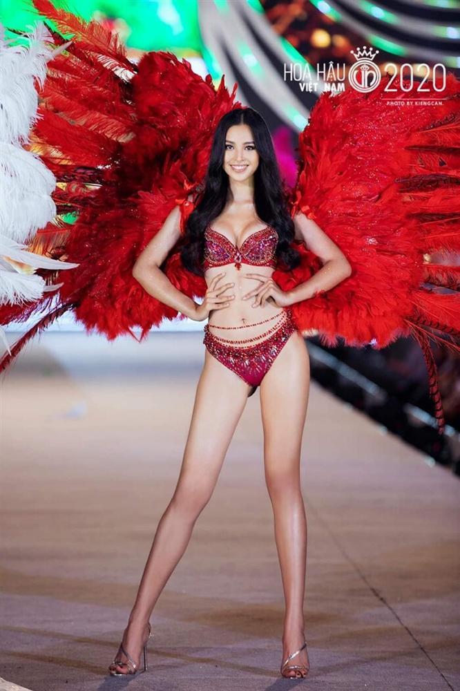 Tiểu Vy lộ thân hình phát tướng nhưng lạ thay fan vẫn bênh chằm chặp-5