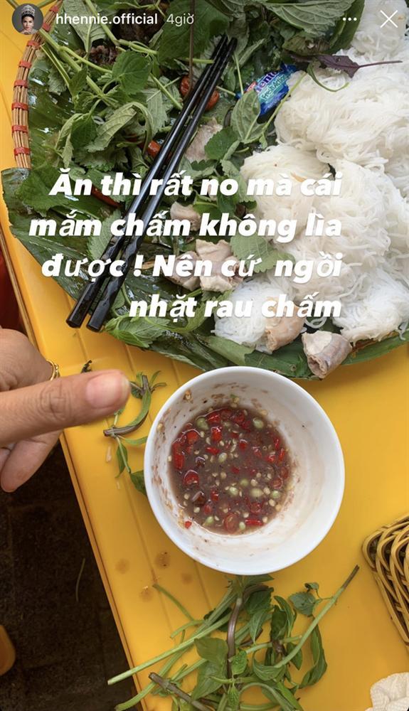 HHen Niê khoe đi Hà Nội xịn: mê mẩn loại củ đặc biệt, không ngại xin quả ở cây ven đường-6