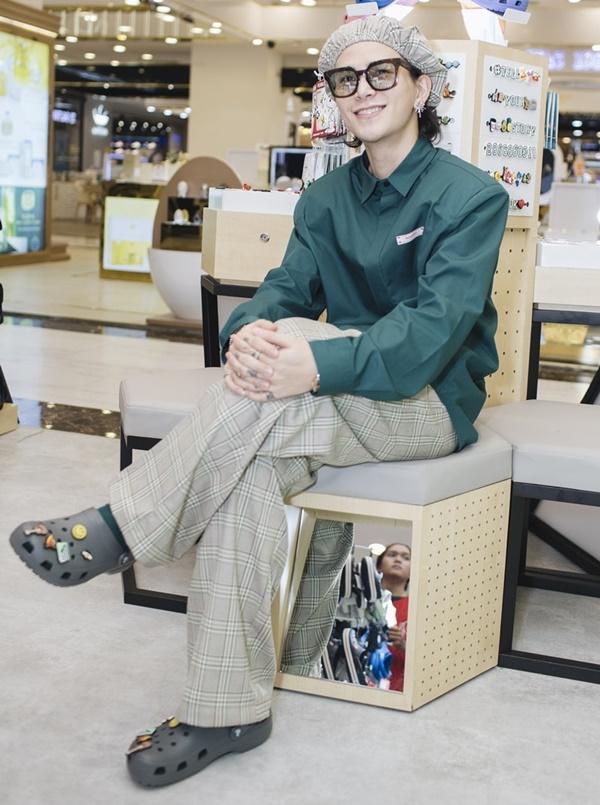 Phối đồ với dép nhựa đục lỗ chất như Decao, Gil Lê-2