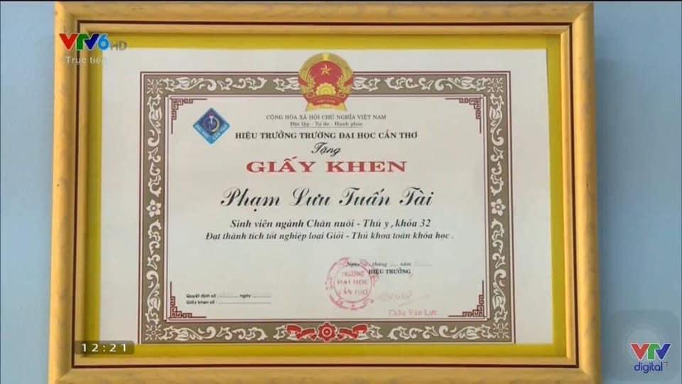 Mục sở thị bằng khen thủ khoa Đại học Cần Thơ của Isaac-1