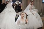 Cô dâu Xoài Non diện váy cưới lộng lẫy trị giá 28 tỷ trong đám cưới với Xemesis