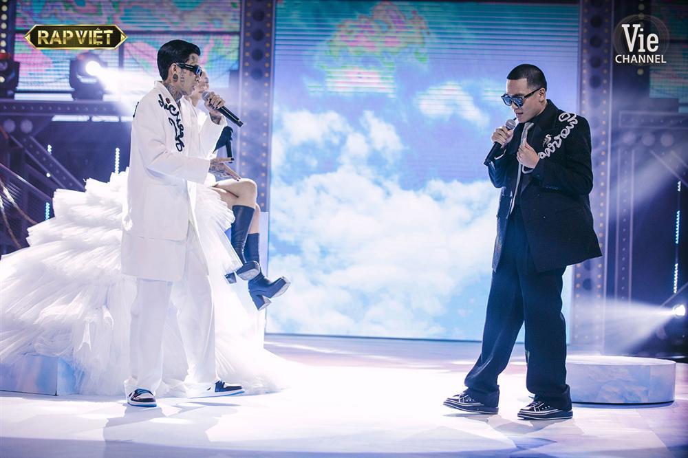 Wowy ôm chặt trò cưng Dế Choắt, nghẹn ngào khi tình anh em thầy trò thăng hoa-1