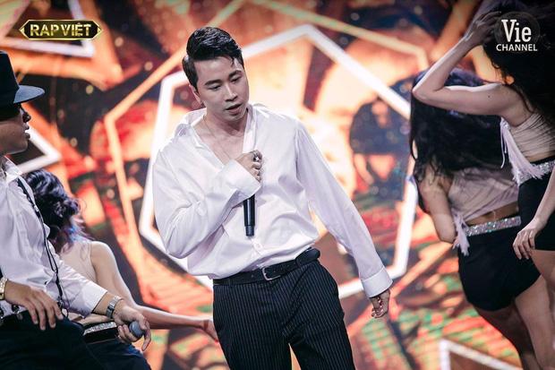 Karik cùng Binz khiến khối nàng rơi mất nhịp tim với hình tượng soái ca sơ mi trắng-1