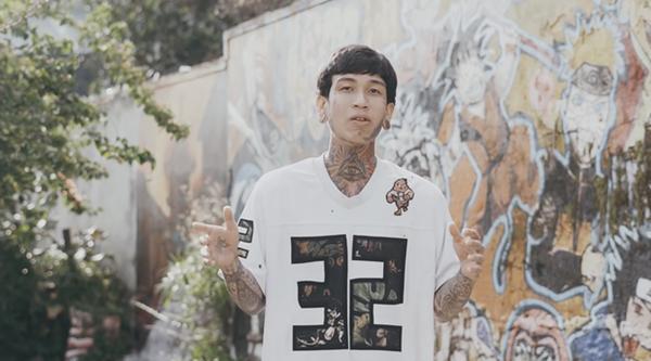 Xem Dế Choắt làm clip chơi với 3 con cún, thấy anh này cái mặt xăm trổ vậy chứ hiền khô à!-2