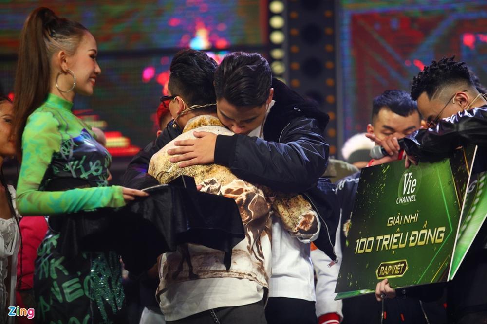 GDucky khóc và hét lớn khi Dế Choắt trở thành quán quân Rap Việt-5