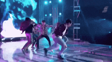 Cách lên highnote đặc biệt của Jimin trên sân khấu BBMA 2018 khiến fan vừa thương vừa cười té ghế-1