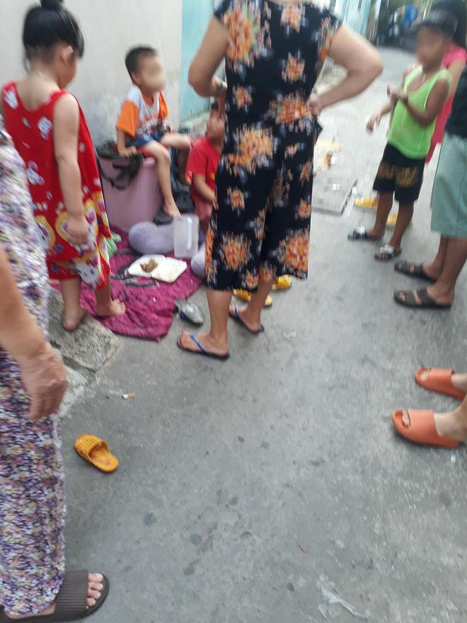 Thực hư thông tin 2 đứa trẻ bị chủ trọ vứt đồ, đuổi ra khỏi nhà khi cha đi vắng ở Sài Gòn-1