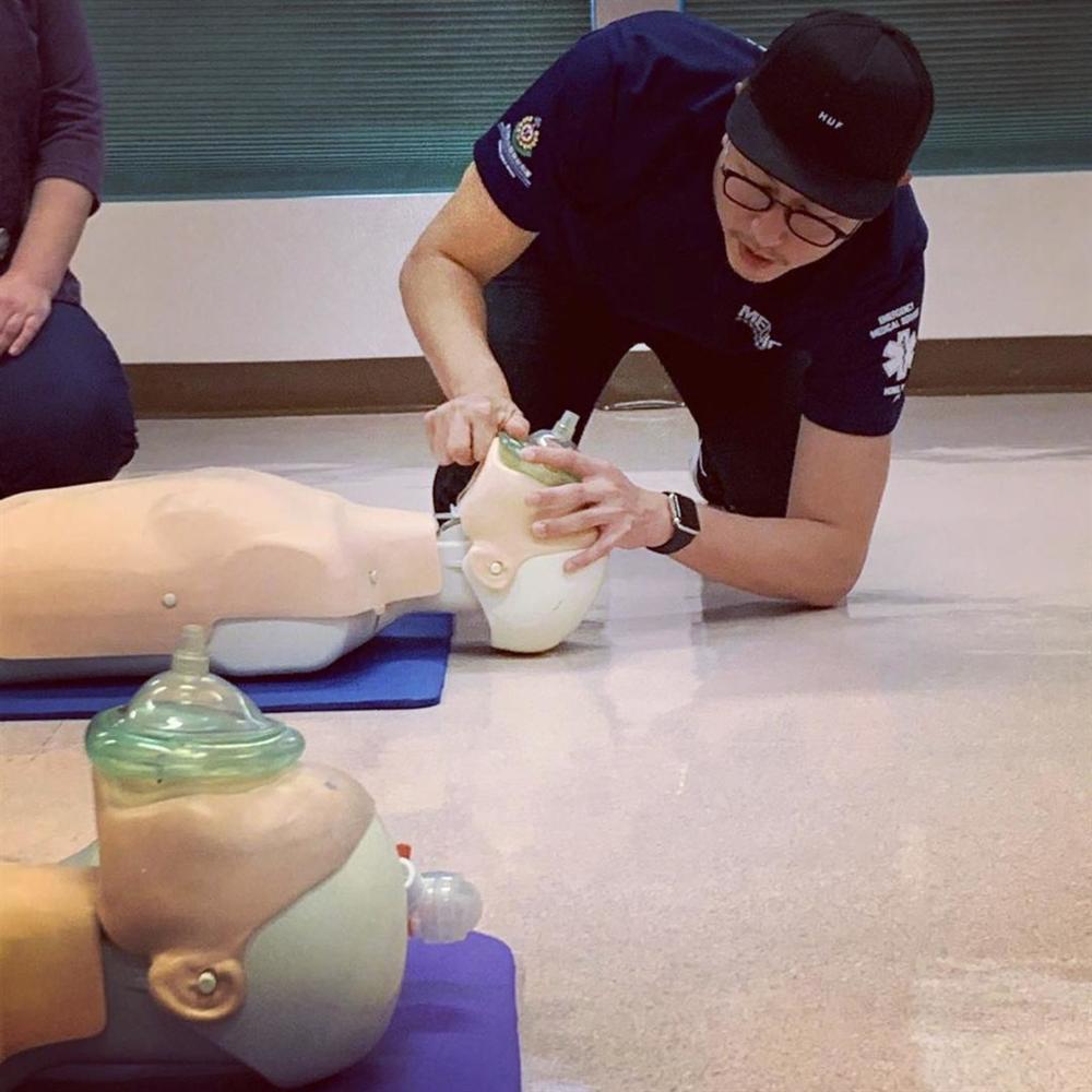 Người tình màn ảnh của Lâm Tâm Như từng muốn tự tử vì bệnh hiểm nghèo bây giờ ra sao?-5