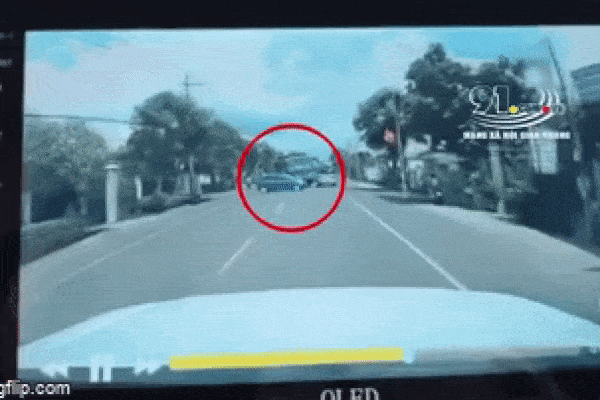 Cảnh sát bảo vệ bị đâm thấu người vì... ghen nhầm-3