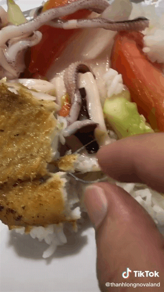 Đảo Nam Du có món cá lạ có xương màu xanh lá cây khiến cộng đồng mạng xôn xao-1