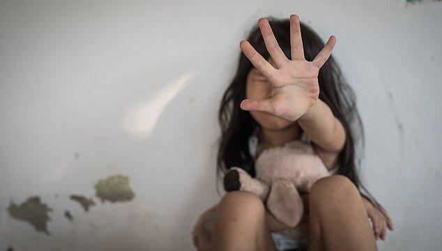 Nhìn thấy mẹ dan díu với hàng xóm, bé gái 6 tuổi bị mẹ và nhân tình sát hại tàn bạo-1