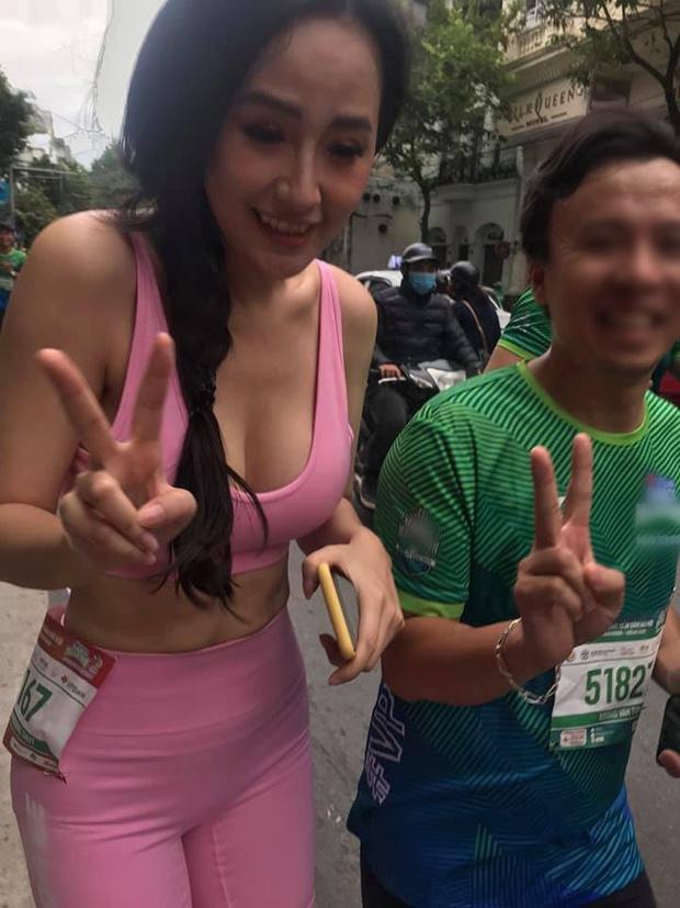 Bóc loạt chiêu hack dáng của mỹ nhân Việt: Từ đánh khối độ ngực cho tới mặc quần độn mông lộ liễu-6