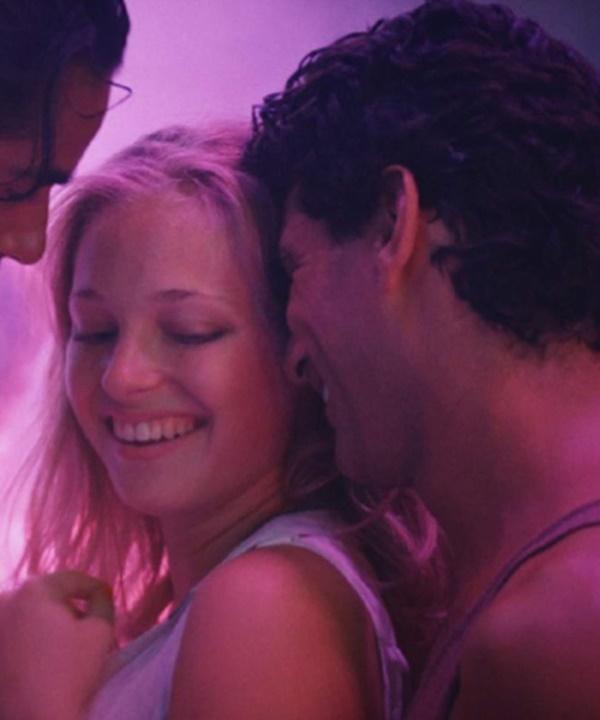 Loạt cảnh nóng được làm thật 100%: Đạo diễn bị tẩy chay vì dùng chất kích thích dẫn dụ-6