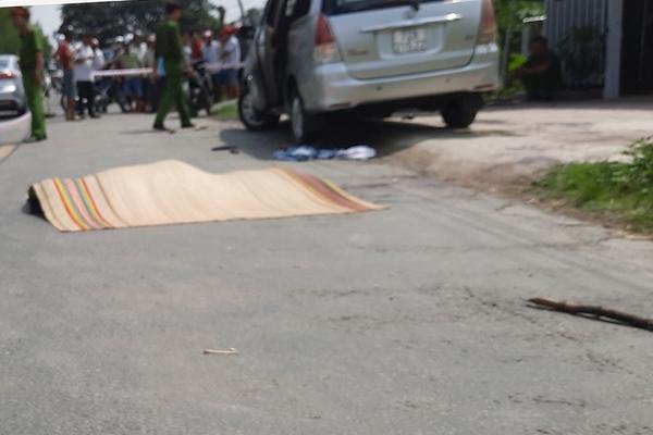 Clip: Khoảnh khắc vợ bị bắt cóc lên xe, chồng lao ra đâm chết người để giải cứu-3