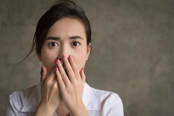 Vừa đuổi vợ về nhà mẹ đẻ xem lại bản thân, anh hàng xóm hẹn ra nói câu điếng người-3