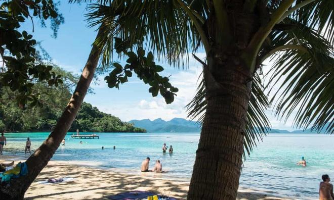 Du khách bị bắt giam vì chê bai khu nghỉ mát ở Thái Lan-1