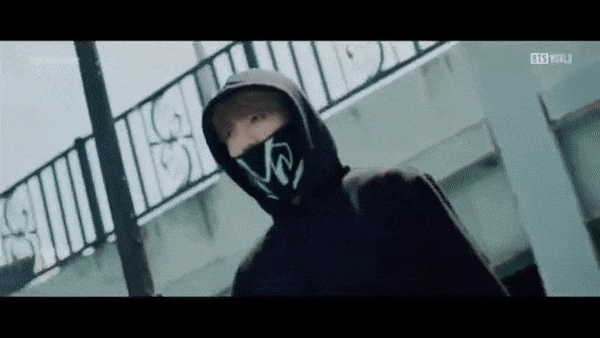 Jungkook đi đường quyền khiến hội chị em mê mẩn muốn cưới vội-8