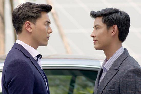 Vừa đuổi vợ về nhà mẹ đẻ xem lại bản thân, anh hàng xóm hẹn ra nói câu điếng người