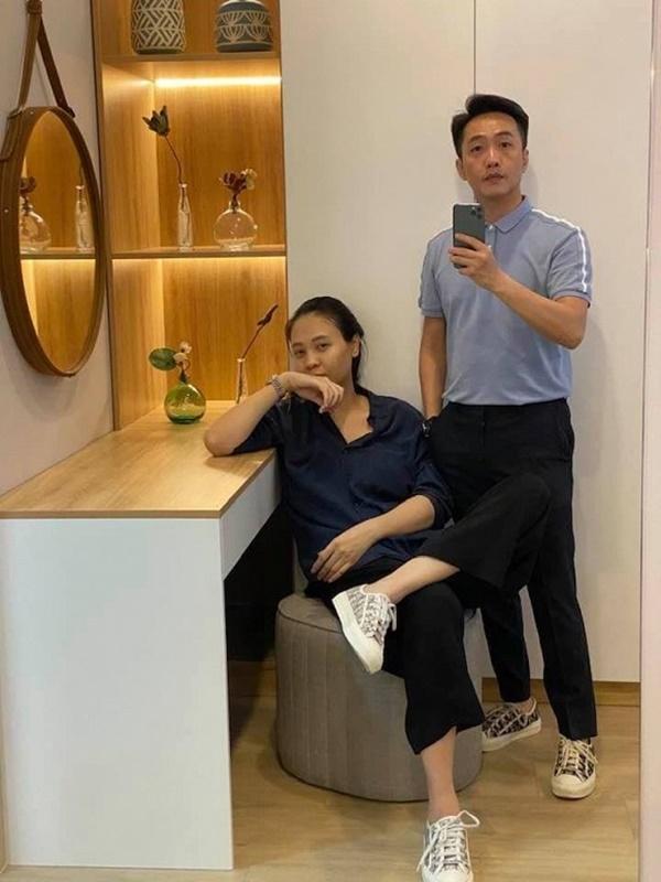 Cường Đô La chia sẻ ảnh đi giày đôi cùng vợ: "Cũng rất gì và này nọ".