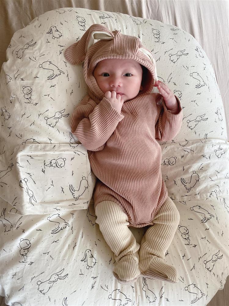 Ngoại hình quý tử của Nam vương Nguyễn Văn Sơn và ái nữ bầu Đệ-4