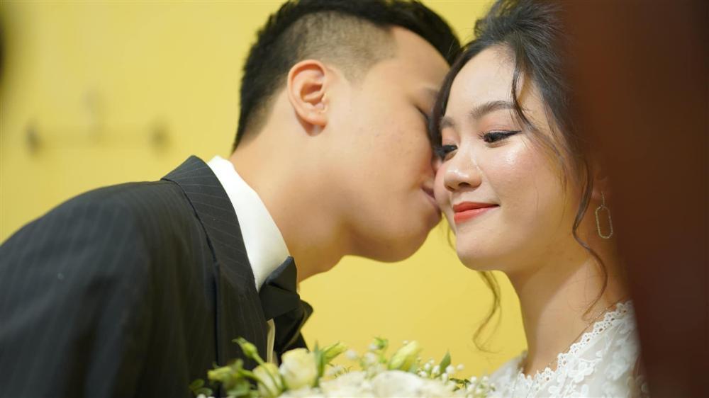 Hôm nay ngày quá đẹp, Công Phượng và Chim Sẻ Đi Nắng cùng đám cưới đây này!-2