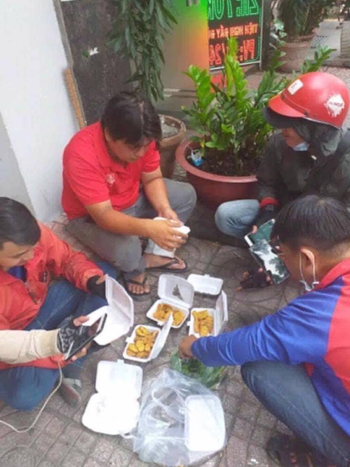 Khi đam mê chụp ảnh nhưng phải đi giao hàng, các shipper nghĩ ra cách xác nhận đơn hàng có 1-0-2-15