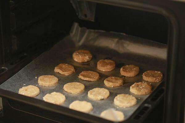 Có một loại bánh vừa dễ làm lại không chứa tinh bột gây béo: Chị em có thể ăn từ đêm đến sáng-5