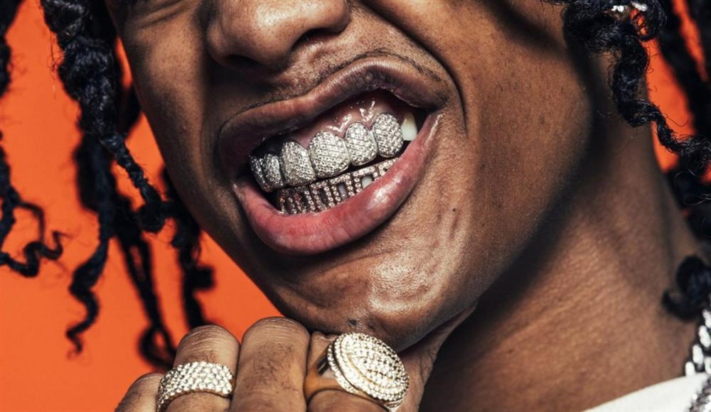 Răng đính kim cương và những món đồ gắn liền với rapper-2