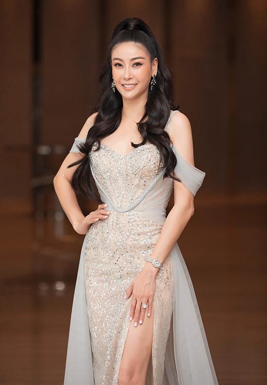 Thủy Tiên đơn giản mà sang - Đỗ Mỹ Linh có 3 bộ cánh lọt top sao mặc đẹp-5