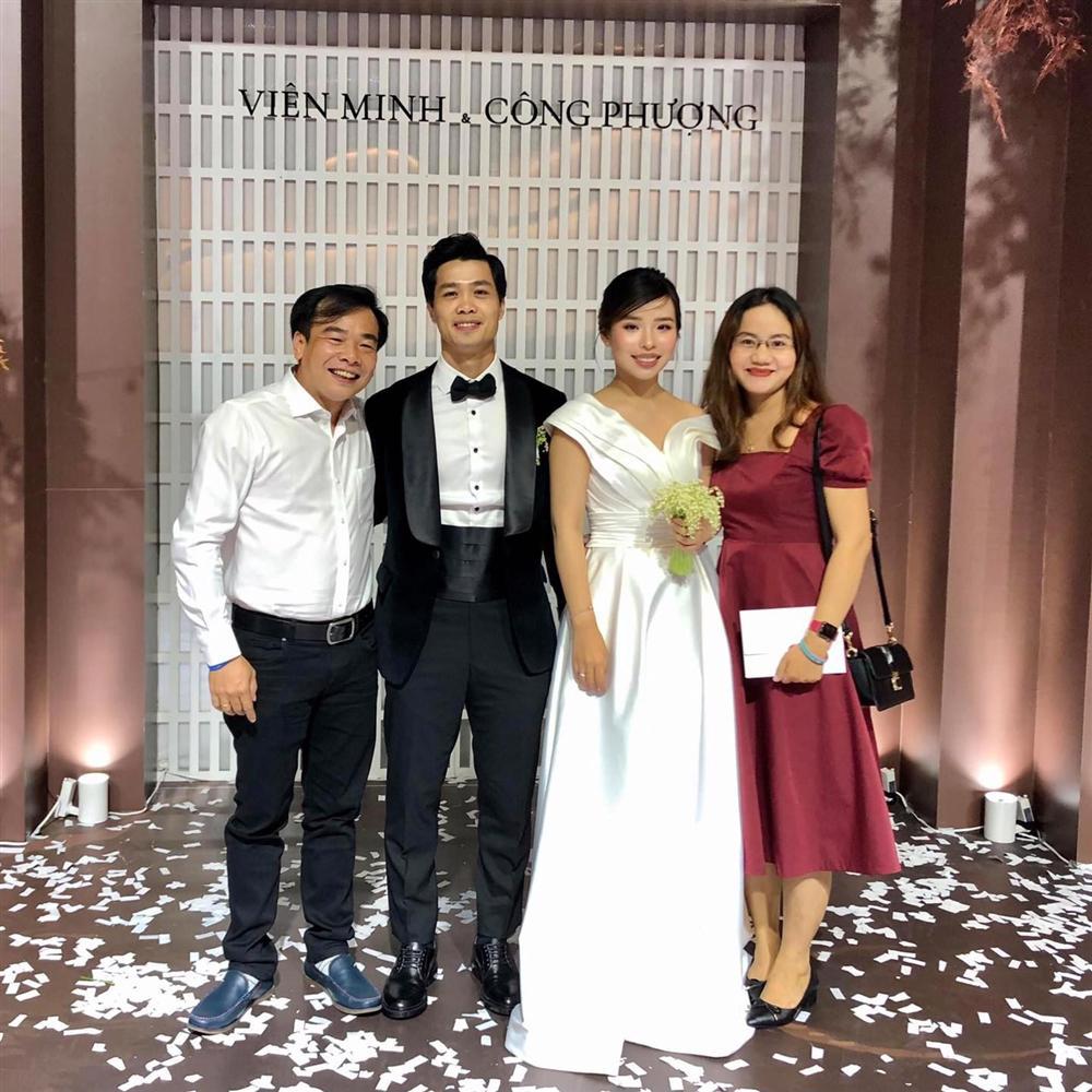 Công Phượng sắp làm đám cưới ở Nghệ An, fans quê nhà rần rần thảo luận sẽ đãi cô dâu Viên Minh đặc sản gì?-2