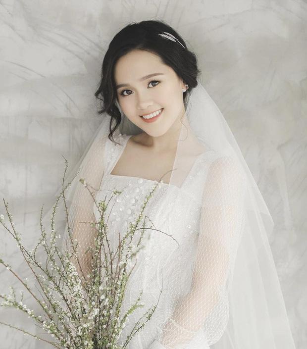 Thân phận khủng vợ các cầu thủ: Con Giám đốc Ngân hàng Nhà nước, ái nữ cựu Chủ tịch CLB bóng đá-5