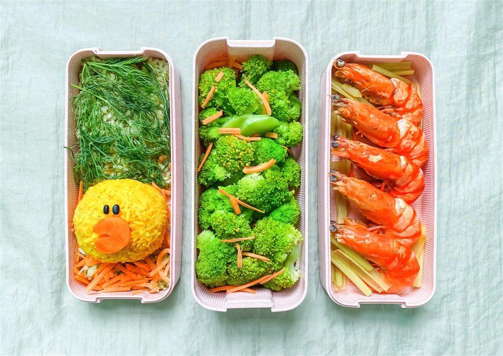 Gái xinh 9x khéo tay chuẩn bị cơm trưa hoạt hình rực rỡ sắc màu, nhìn là mê-5