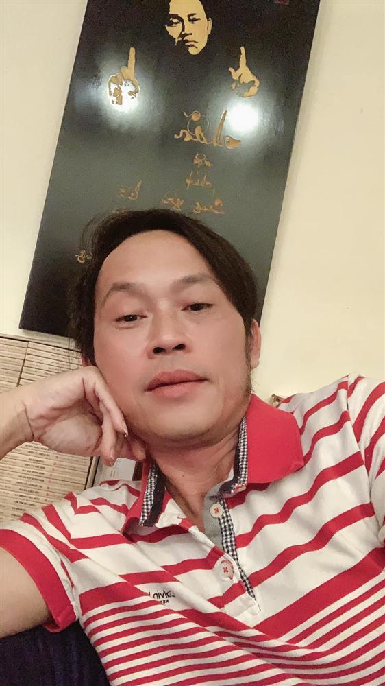 Khoe chiếc áo sử dụng 5 năm, Hoài Linh xin khán giả đừng ném đá-1