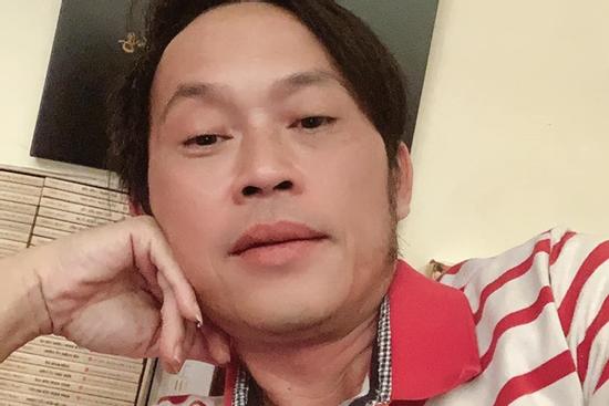 Khoe chiếc áo sử dụng 5 năm, Hoài Linh xin khán giả đừng 'ném đá'