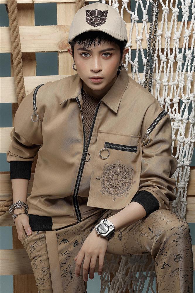 Gil Lê bị đào mộ ảnh mặc váy hai dây chưa từng được công bố-7