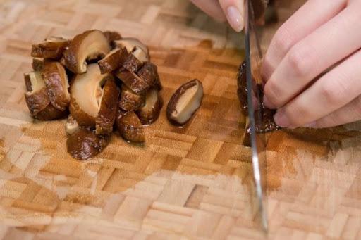 Mách bạn mẹo đơn giản giúp món nấm ngon hơn bội phần-4