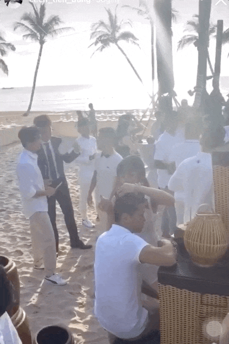 Đám cưới Công Phượng ở Phú Quốc: Chú rể lộ diện, mặc lại bộ vest ở lễ xin dâu-2