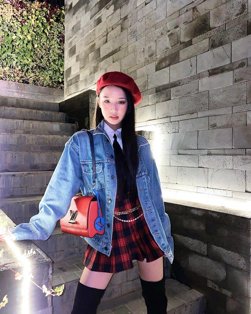 Linh Ka khoe vòng 3 mướt mắt - Chi Pu phô diễn eo không chút mỡ thừa-2