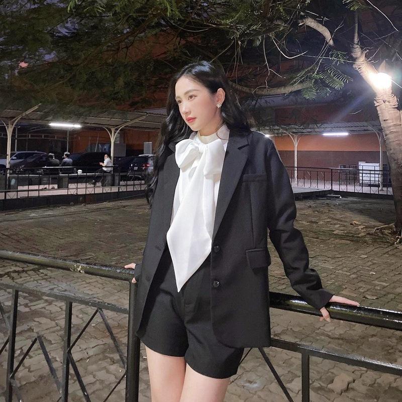 Linh Ka khoe vòng 3 mướt mắt - Chi Pu phô diễn eo không chút mỡ thừa-6