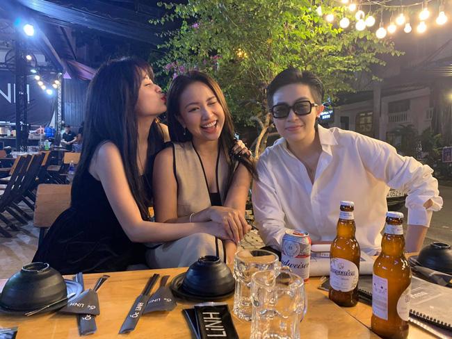Đi tụ tập bạn bè cùng Hoàng Thùy Linh nhưng Gil Lê lại gây chú ý khi cận kề Mai Phương Thúy-2