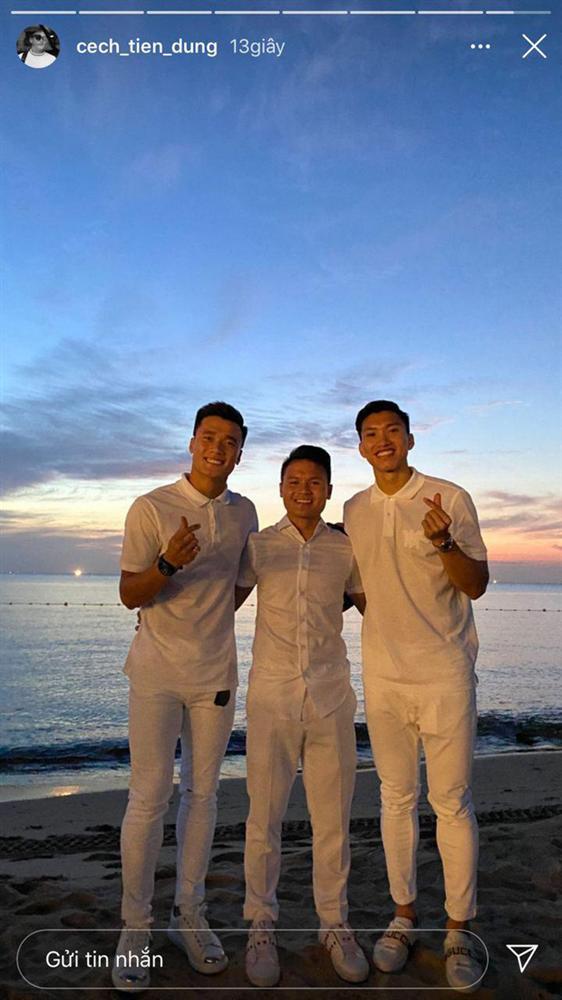 Hội fans nữ đã mắt ngắm dàn trai đẹp check-in trong đám cưới Công Phượng-3