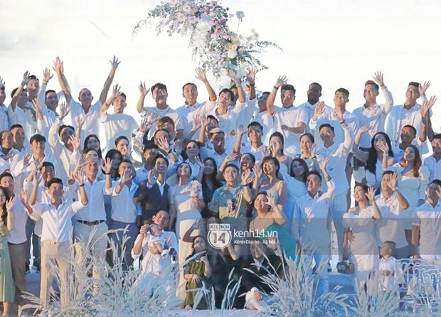 Hội fans nữ đã mắt ngắm dàn trai đẹp check-in trong đám cưới Công Phượng-1