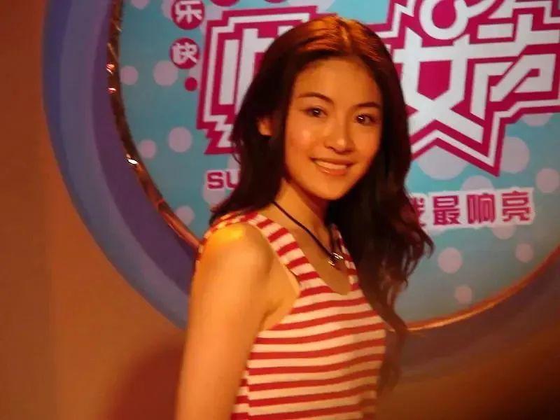 Bản sao Trương Bá Chi gây choáng với nhan sắc khác lạ hoàn toàn-3