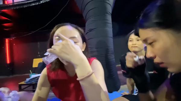 Tóc Tiên bị Đồng Ánh Quỳnh đấm thẳng tay đến chảy máu mũi tại hậu trường Thanh Sói-4